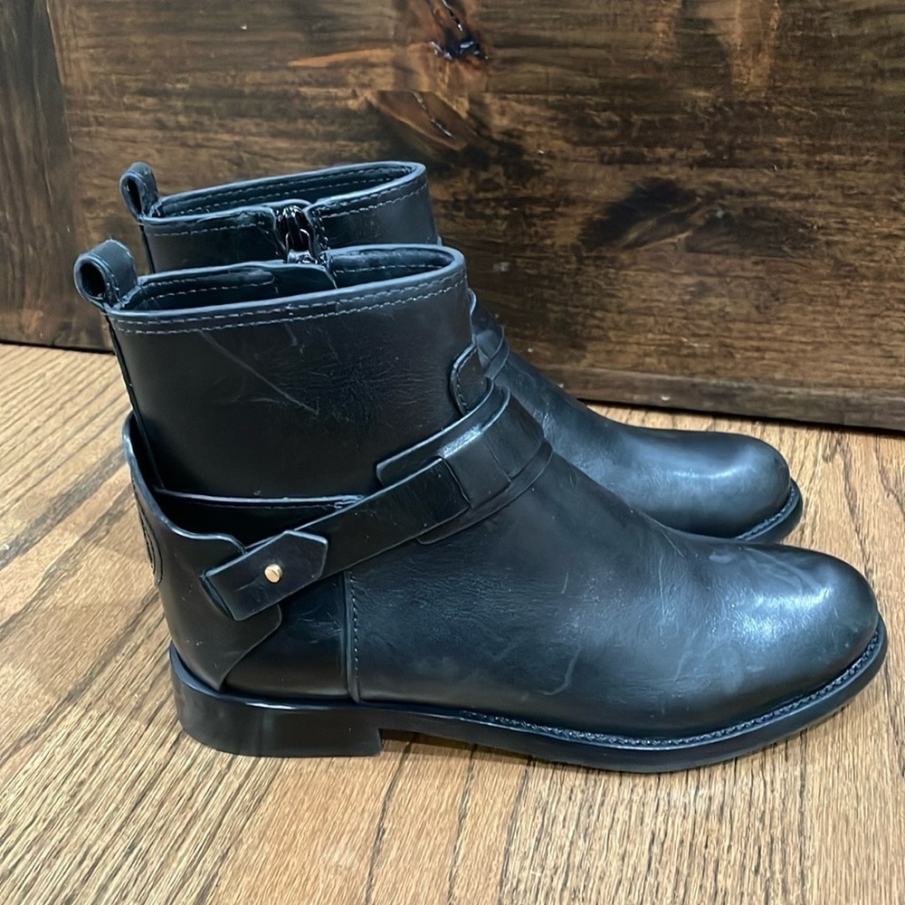Tory Burch Miller Logo Medallion Chelsea Bootie Colton Boot Black 5 NEW - Picture 4 of 5